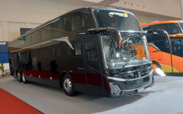 Karoseri Adiputro Pamer Sleeper Bus Jetbus 5 DCXL Rasa Hotel Bintang Lima di GJAW 2025