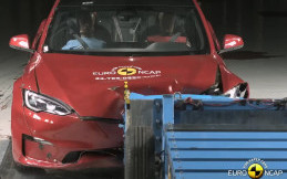 Uji Keselamatan Tesla Model S Raih Bintang 5