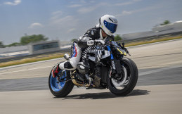 Siap Berlaga di Arena Balap, BMW R 1300 R Titan Dilengkapi NOS, dan Tampilan Futuristik