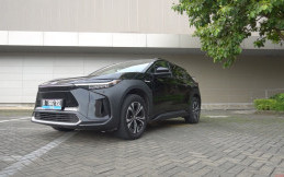 First Drive - Jajal Singkat Fitur Mobil Listrik Toyota bZ4x
