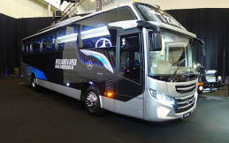 Ini Klubnya Juragan Bus Mercedes-Benz, Syarat Jadi Membernya Gokil !