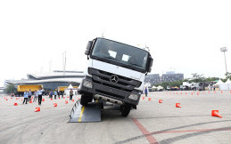 Test Ride “Axor” truk on-road pertama Mercedes Benz