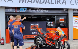 Serunya Tour Pit Lane Walk MotoGP 