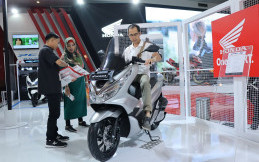 Honda PCX Jadi Primadona Selama IIMS 2019, Bukukan 550 Unit Penjualan