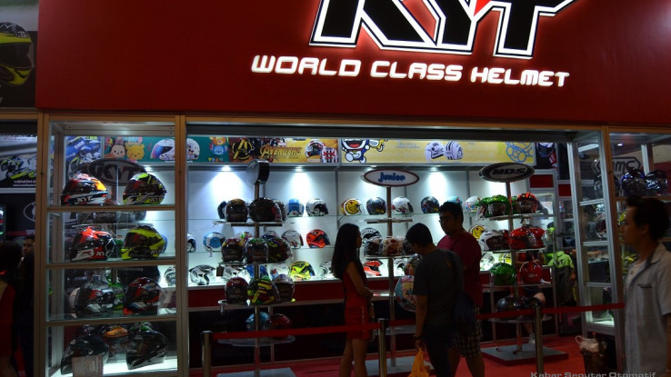 Berburu Helm Baru untuk Mudik di JFK 2018