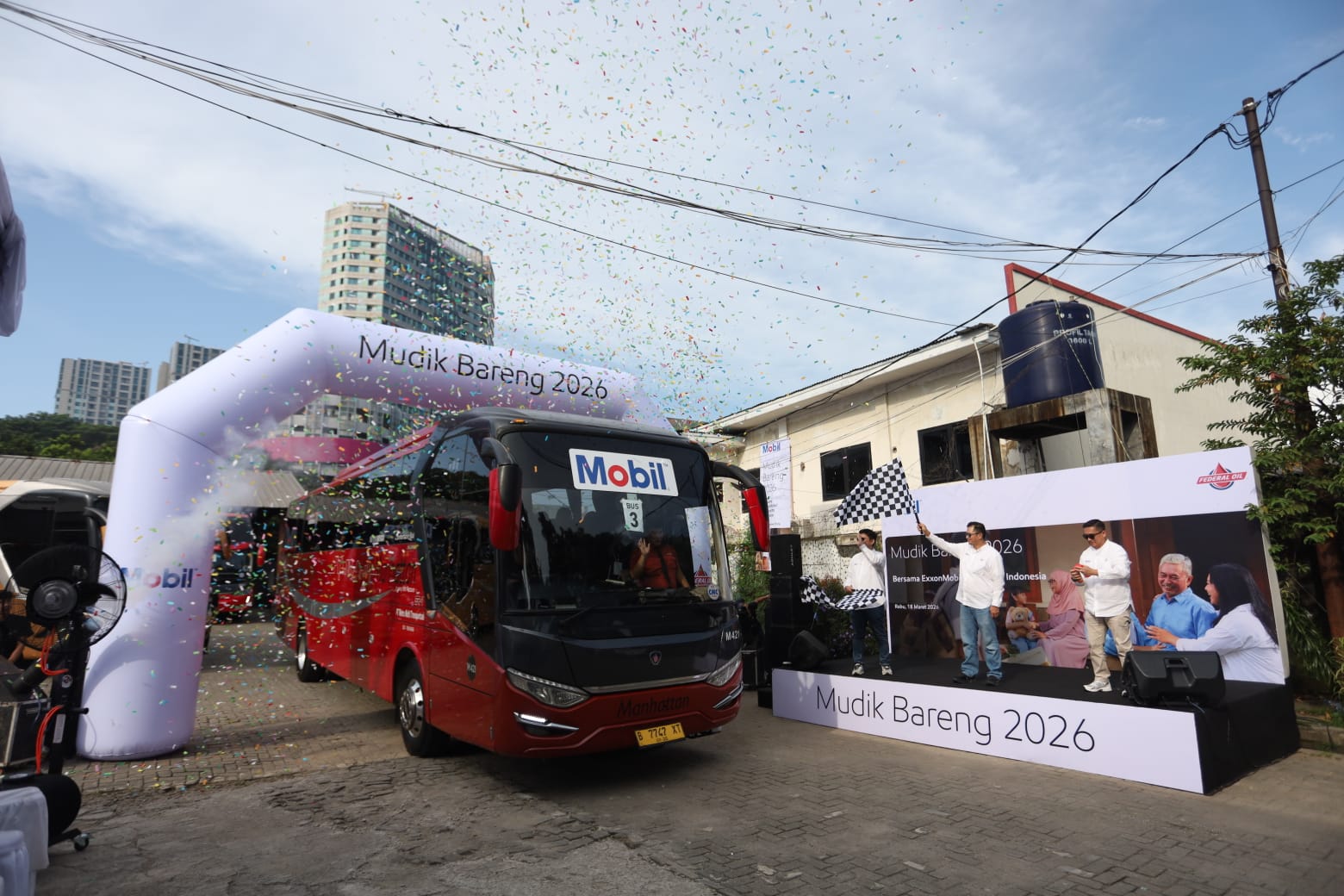 Manfaatkan Mudik Bersama, Ratusan Mekanik Pulang Kampung Bareng Federal Oil