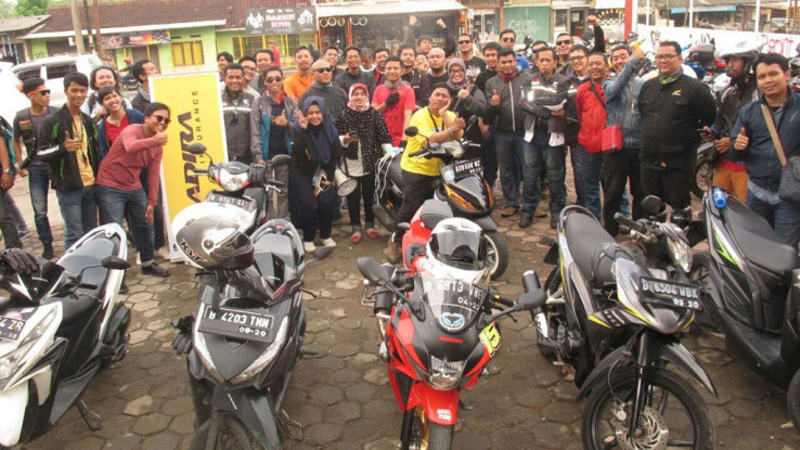 Adira Gaungkan Kampanye Keselamatan Berkendara Lewat Sunmori