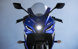 Tampil Lebih Modern, Yamaha YZF-R125 2025 Dijual Rp109 Jutaan