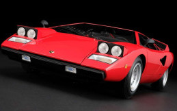 Lamborghini Countach Skala 1:8 Dibanderol Rp309 Jutaan