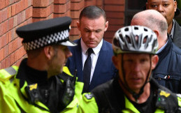 Mengemudi Sambil Mabuk, Rooney Dilarang Menyetir 2 Tahun