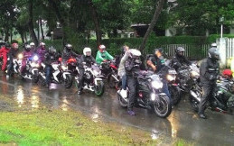 Komunitas Kawasaki Z250 Geruduk Pabrik Ban, Ada Apa?