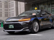 Toyota Crown FCEV Jadi Armada Taksi dan Mobil Polisi di Jepang