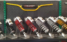 Scarlet Racing Perkenalkan Karburator, Shok Tabung dan Pelek Baru