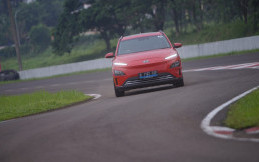 Mencicipi Performa Hyundai Kona Electric di Sirkuit Sentul
