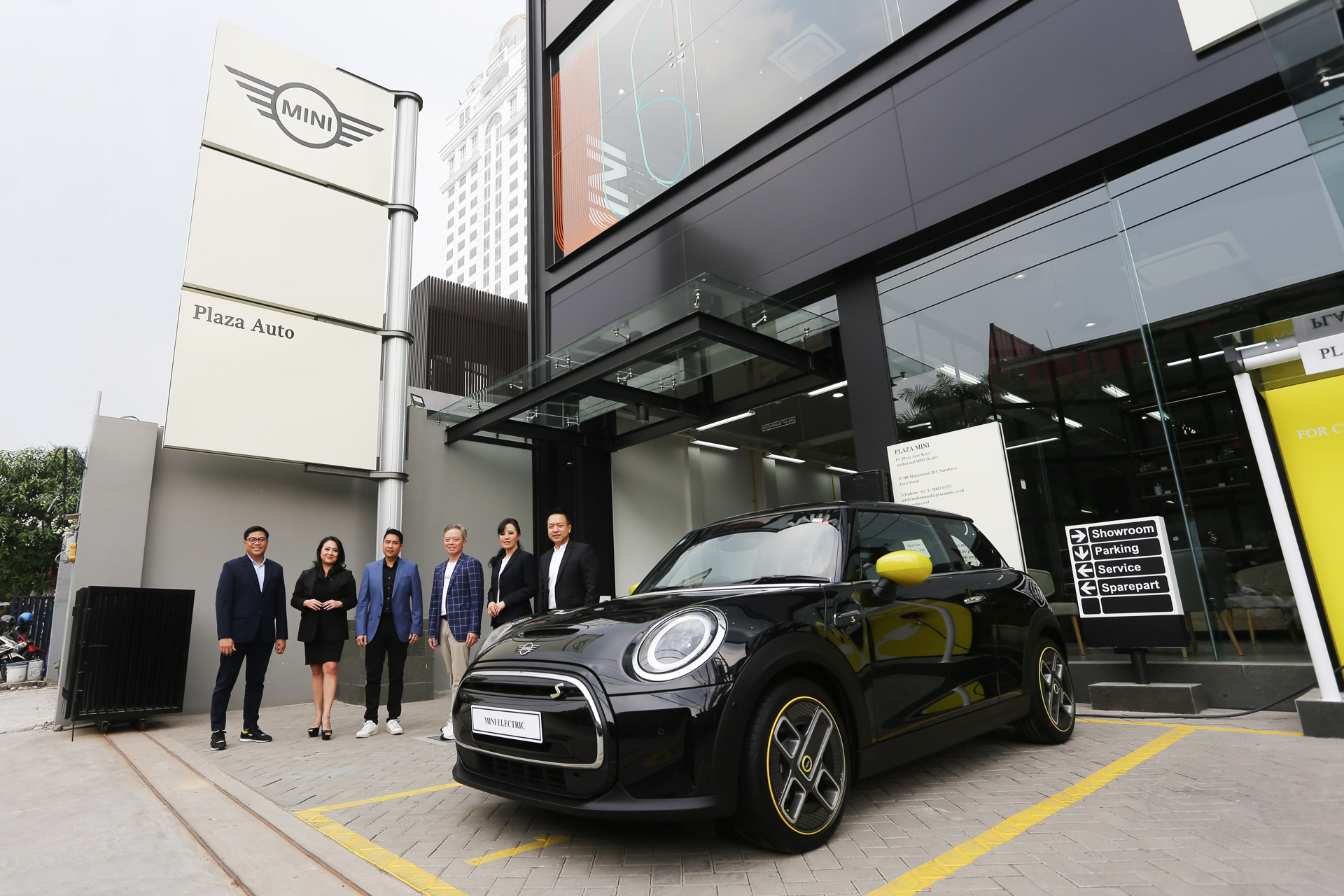 BMW Group Indonesia Resmikan Diler Plaza MINI-HR Muhammad di Surabaya