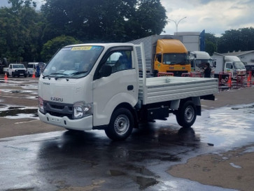First Drive Isuzu Traga AC, Kabin Lebih Sejuk Performa Tetap Terjaga