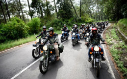 Ridwan Kamil Ajak Ratusan Rider Jambore Royal Enfield Untuk Peduli Lingkungan