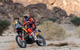 Dakar 2021 – Stage 11: Sam Sunderland Unggul, Persaingan Ketat Antara Honda dan KTM