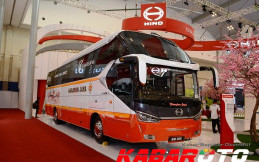 Hino Memperkenalkan Bus RM 380 Di GIIAS 2017