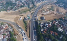 Bos Jasa Marga Pantau Langsung Jalan Tol Trans Jawa