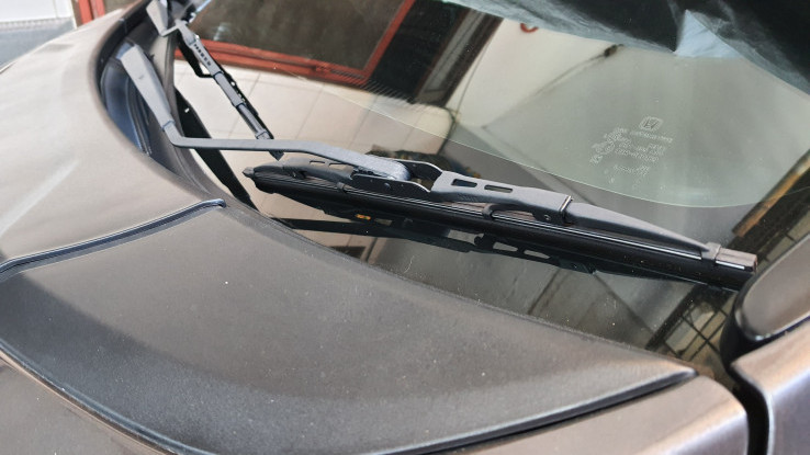 Musim Hujan Saat Liburan, Ini Cara Maksimalkan Performa Wiper