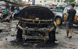 Mitsubishi Xpander Baru Terbakar di Pekanbaru 