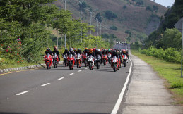 Intip Keseruan Komunitas Ducati Indonesia di We Ride As One 2025 Sirkuit Mandalika