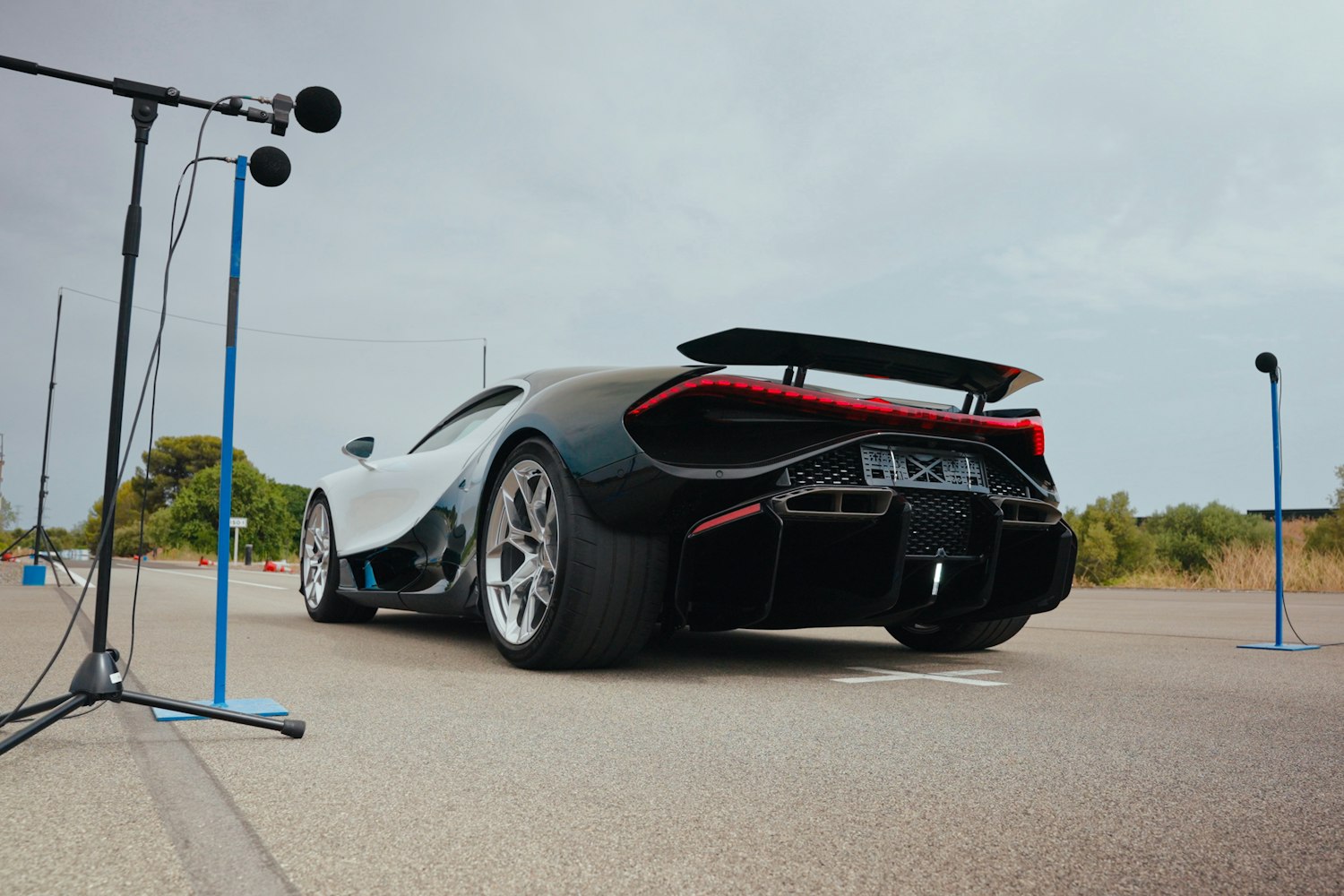 Rahasia di Balik Deru Suara Mesin V16 Bugatti Tourbillon!
