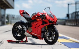Gokil! Bodi Ducati Panigale V4 R Ini Terbuat dari Lego