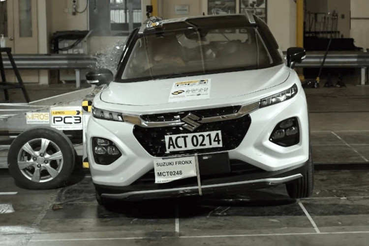 Suzuki Fronx Raih Hasil 5 Bintang Uji Tabrak ASEAN NCAP