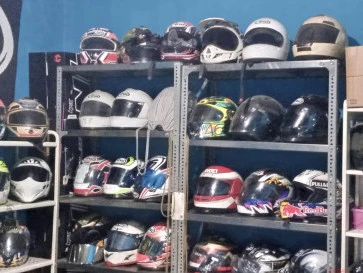 Helm FIM Racing untuk Balap, Ini Bedanya dengan yang Dijual Umum