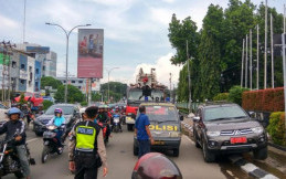 Ini UU yang Mengatur Kapan Harus Memperlambat Laju Kendaraan