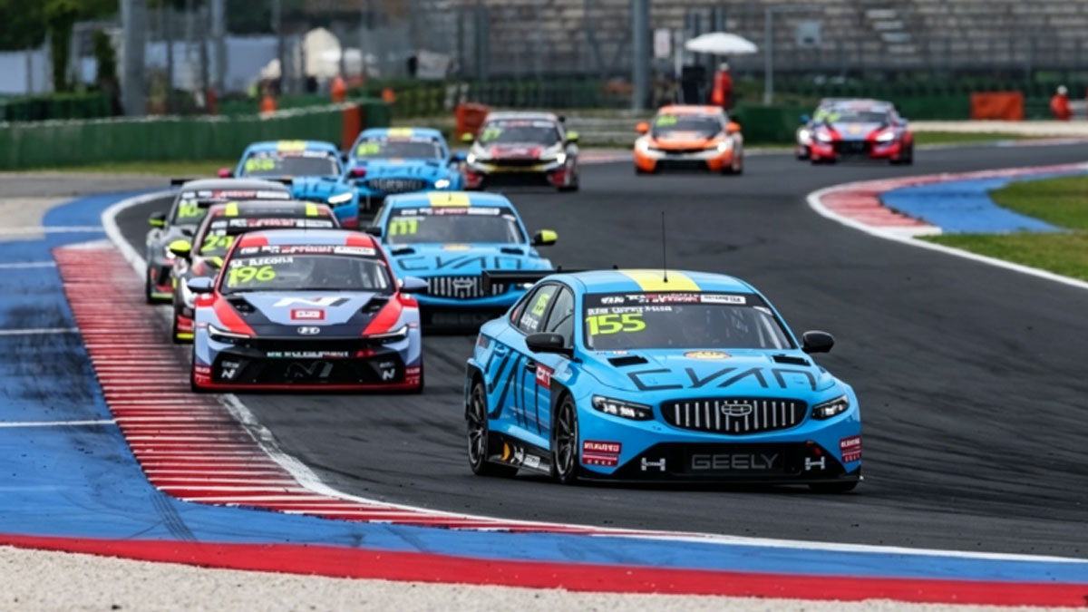 Debut Manis Geely Preface TCR Pada Balap Touring di Spanyol