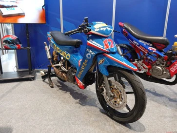 Modifikasi Yamaha F1ZR Ahmad Jayadi yang Legendaris