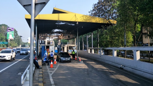 Usai Dirusak Massa, Jasa Marga Pastikan Gerbang Tol Senayan Dapat Dilalui