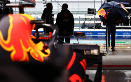 Pakai Mesin Baru, Max Verstappen Abaikan Kualifikasi
