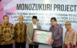 Toyota Donasikan Alat Peraga Pendidikan ke Undip