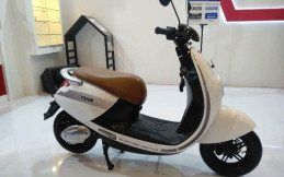 Kerjasama dengan UPH, Viar Kembangkan Baterai untuk Motor Listrik