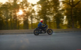 Test Ride Moto Guzzi V9 Bobber - Sensasi Mesin V-Twin