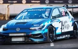VW Golf Mk8 Hadir dengan Daya 1.000 Dk dan Knalpot di Depan