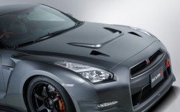 Nismo Luncurkan Kap Mesin Karbon Nissan GT-R R35
