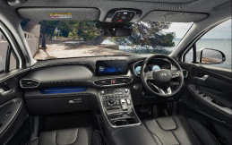 Hyundai Santa Fe Resmi Dilengkapi Fitur Bluelink