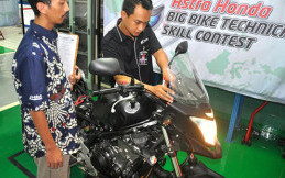 Baru Pertama Kali, Mekanik Moge Honda Adu Ilmu