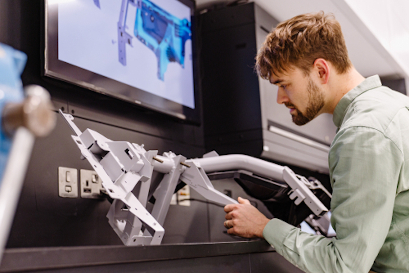 Jaguar Land Rover Menyuguhkan Terobosan Crosscar Beam