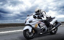 Suzuki Tak Jadi Permak Hayabusa ?