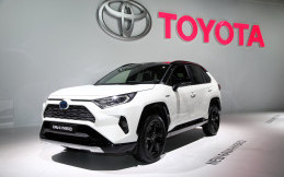 RAV4 Hybrid Rilis di Paris Motor Show 2018