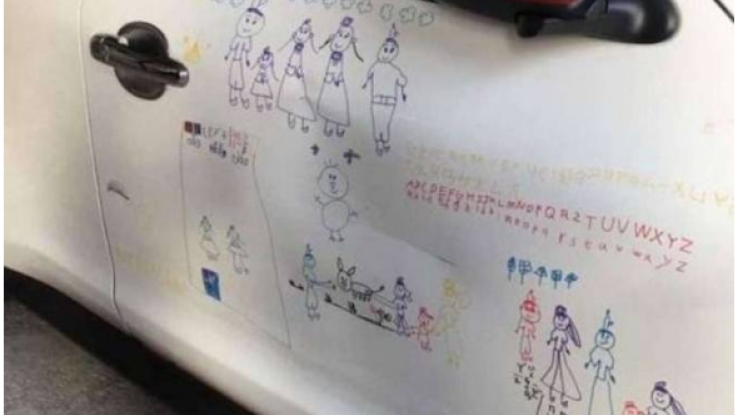 Sayang Anak, Pria Ini Membolehkan Putrinya Corat-coret Mobil