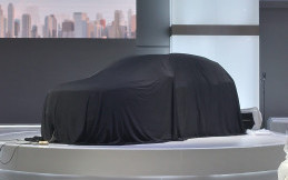Wuling Alvez Siap Debut di IIMS 2023, Wujudnya Masih Tertutup Kain Hitam