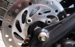 Penyebab Cakram Motor Cepat Habis, dan Cara Merawatnya