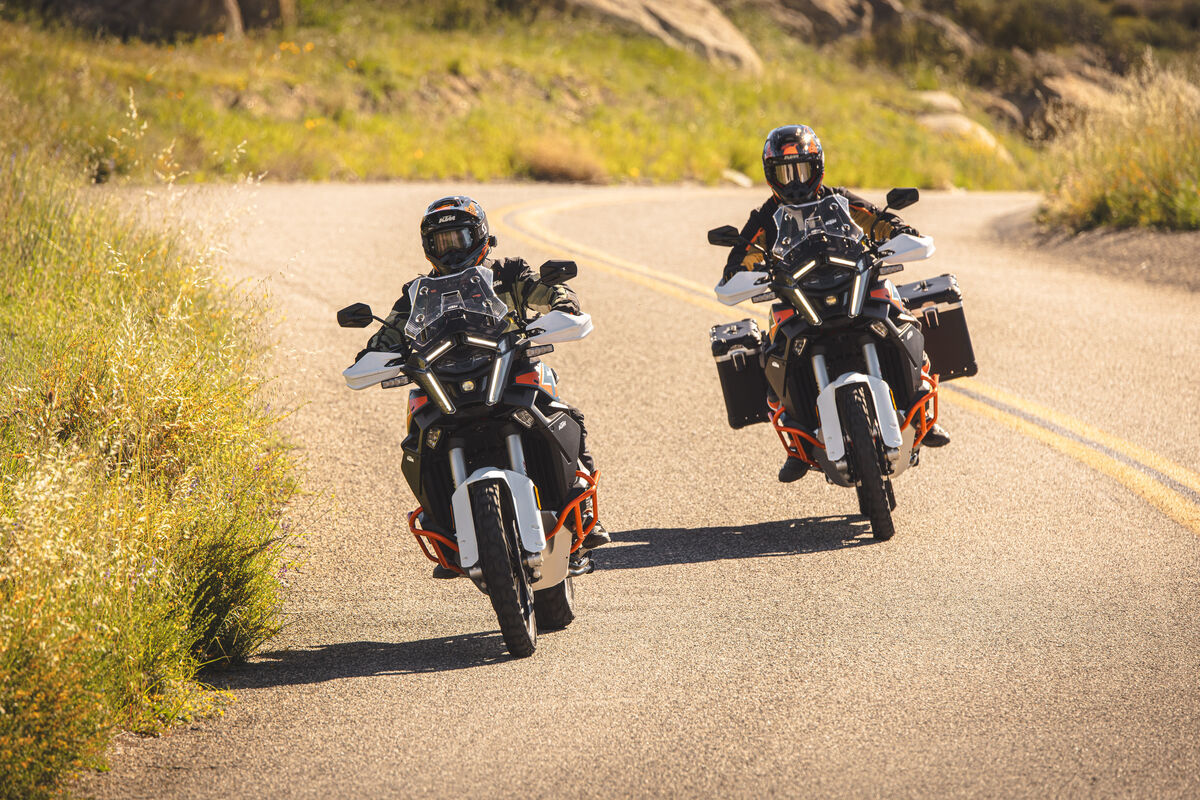 Duel Motor Adventure 2026: KTM 1390 Super Adventure dan BMW R 1300 GS
